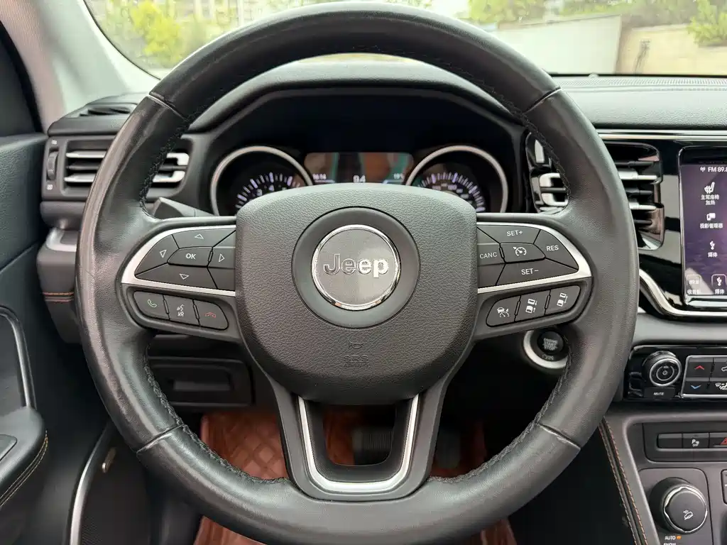 Jeep Grand Commander 2018 — фото 11
