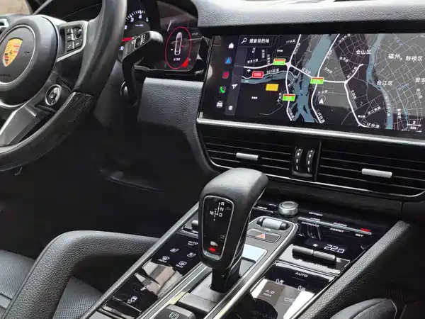 Porsche Cayenne 2022