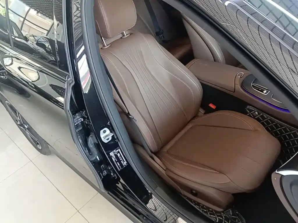 Mercedes-Benz E-Class 2022 — фото 25