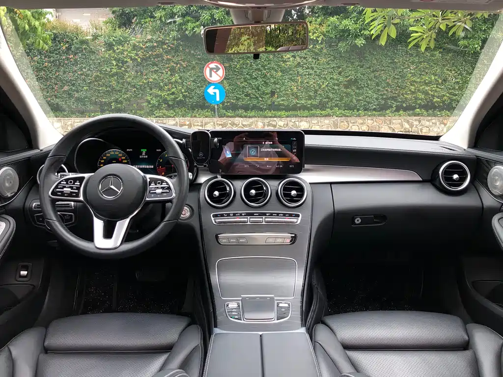 Mercedes-Benz C-Class 2019 — фото 15