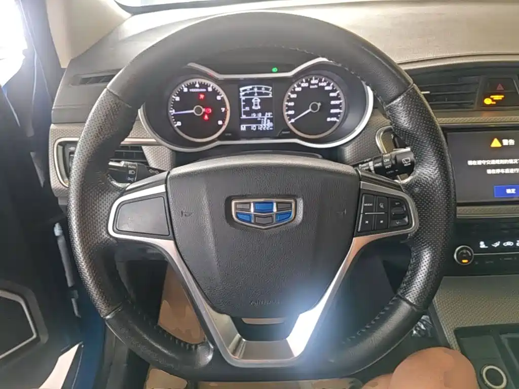 Geely Emgrand GS 2017 — фото 11