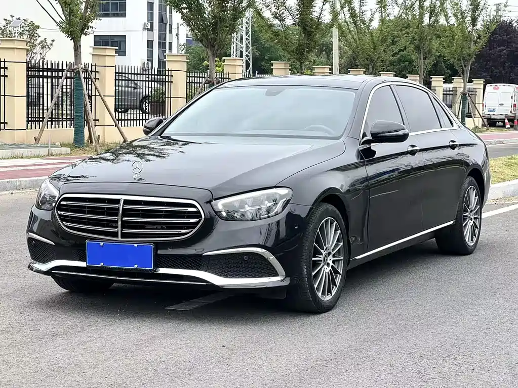 Mercedes-Benz E-Class 2023 — фото 1