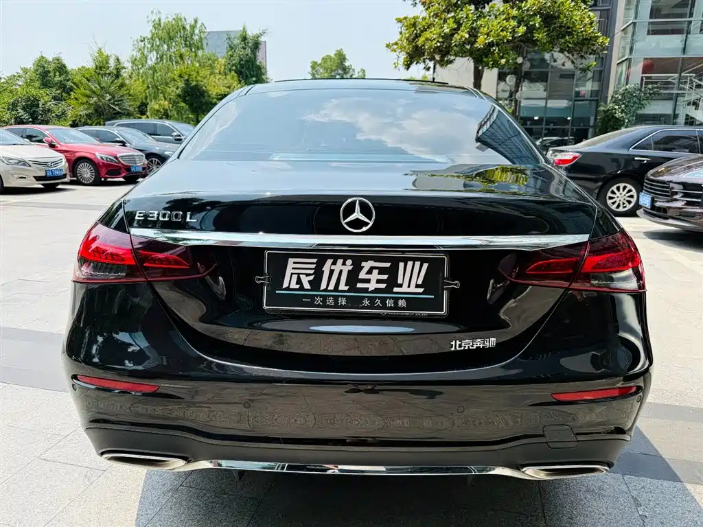 Mercedes-Benz E-Class 2022 — фото 4