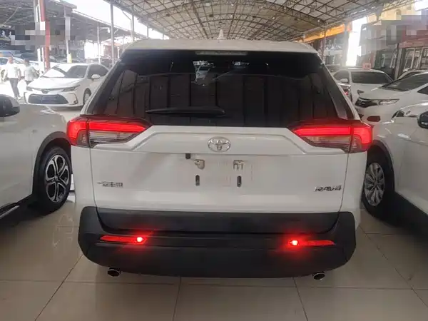 Toyota RAV4 2021