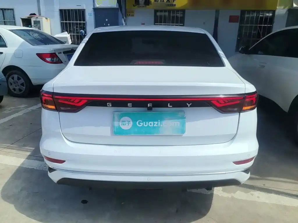 Geely Emgrand 2023