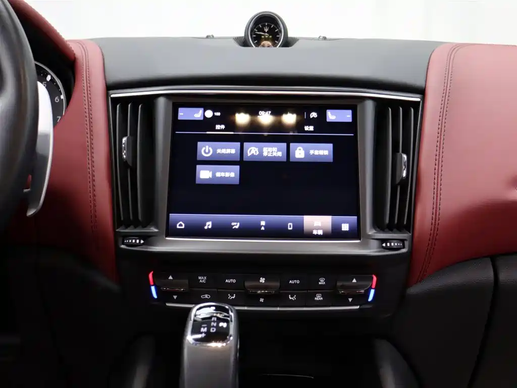 Maserati Levante 2024 — фото 13