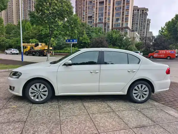 Volkswagen Lavida 2013