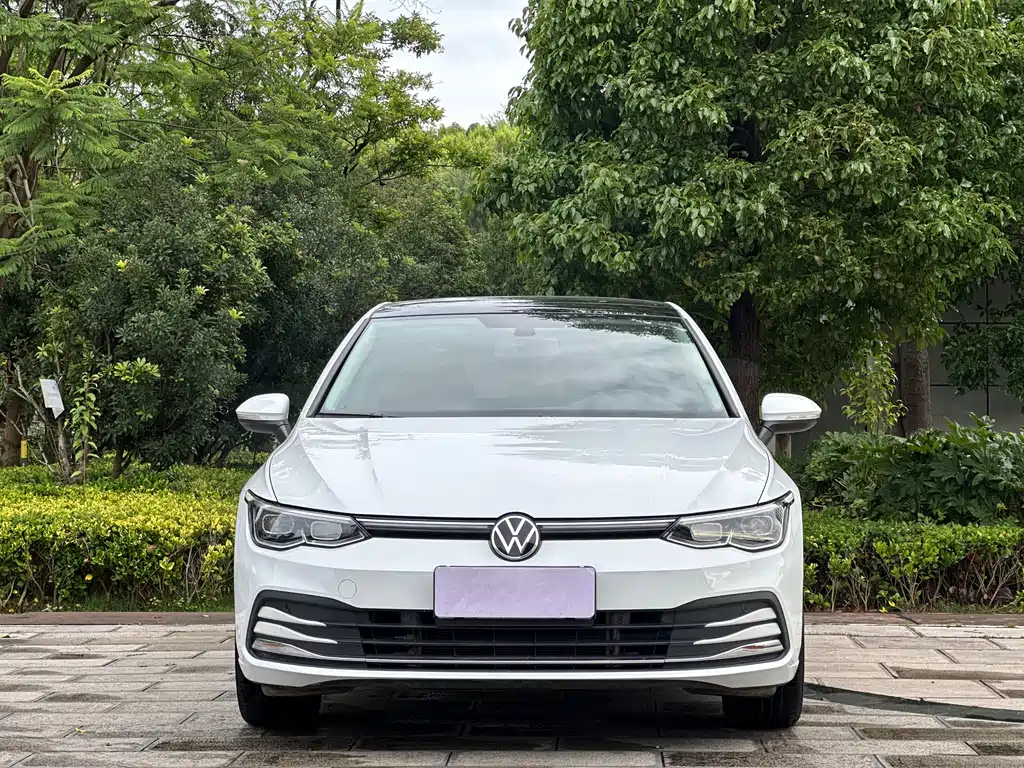 Volkswagen Golf 2025