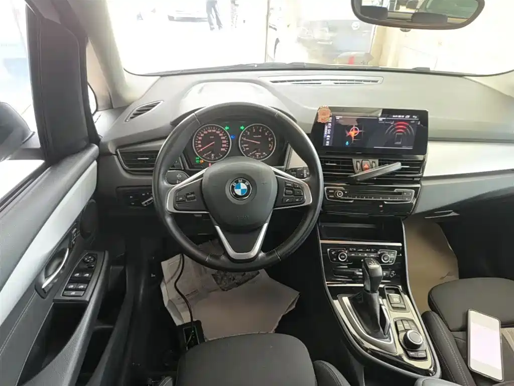 BMW 2 Series Active Tourer 2016 — фото 11