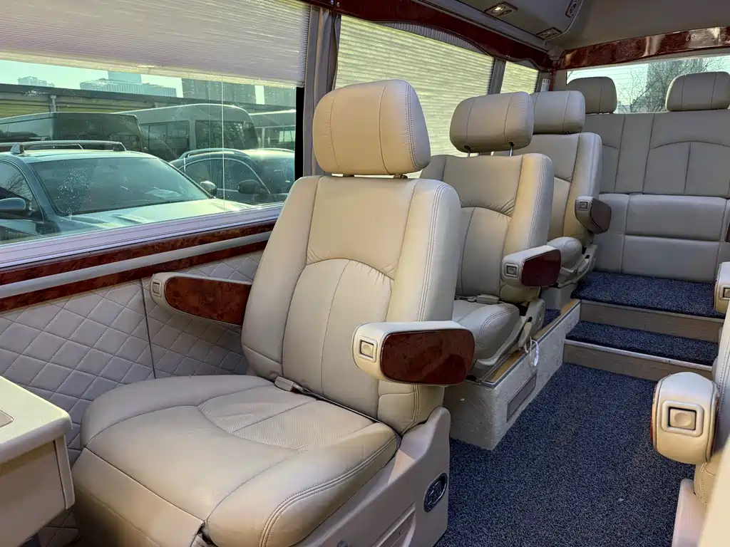 Toyota Coaster 2012 — фото 13