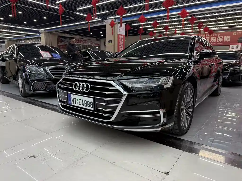 Audi A8 2019 — фото 1
