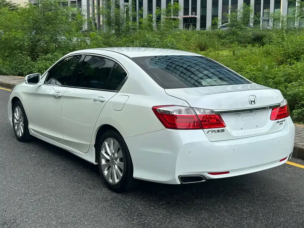 Honda Accord 2014 — фото 14