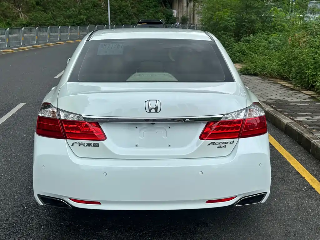 Honda Accord 2014 — фото 15