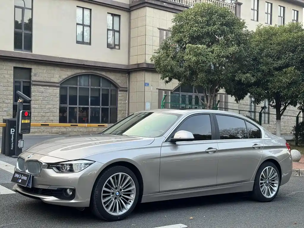 BMW 3 Series 2019 — фото 1