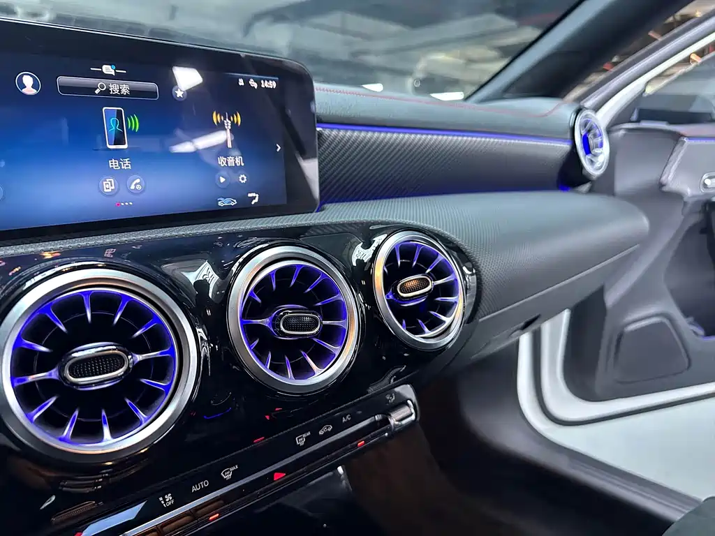 Mercedes-Benz A-Class 2023 — фото 9
