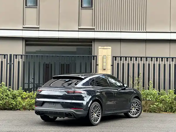 Porsche Cayenne 2022