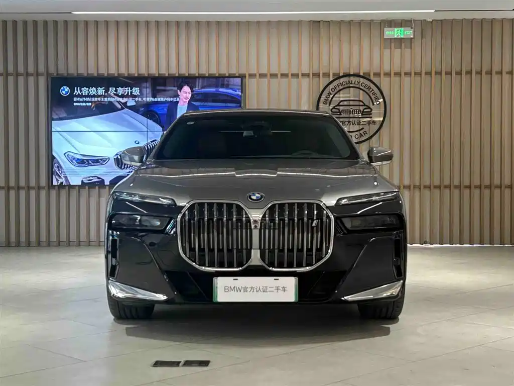 BMW i7 2024 — фото 2