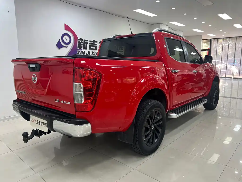 Nissan Navara 2021 — фото 15