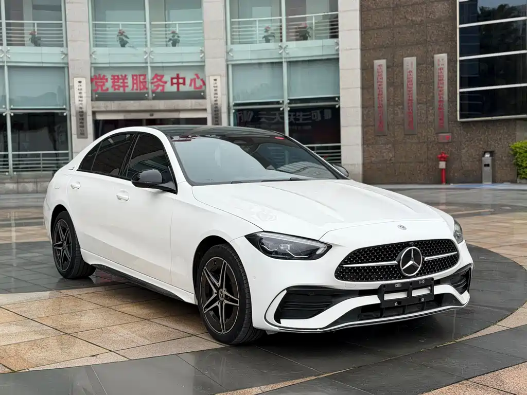 Mercedes-Benz C-Class 2025 — фото 3