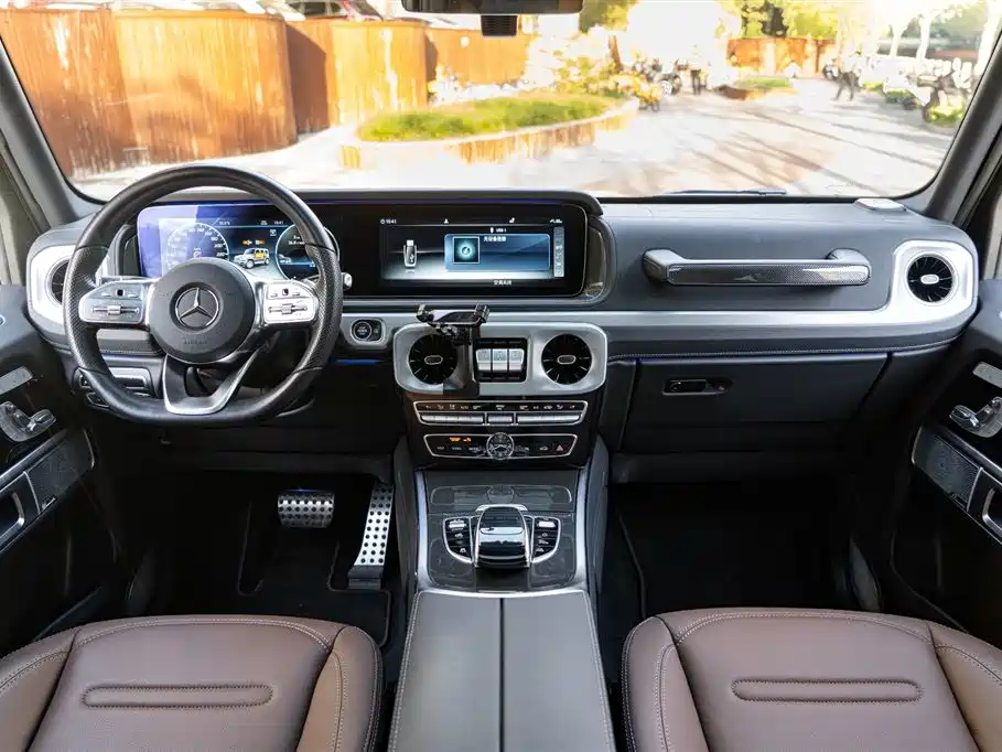 Mercedes-Benz G-Class 2023 — фото 20