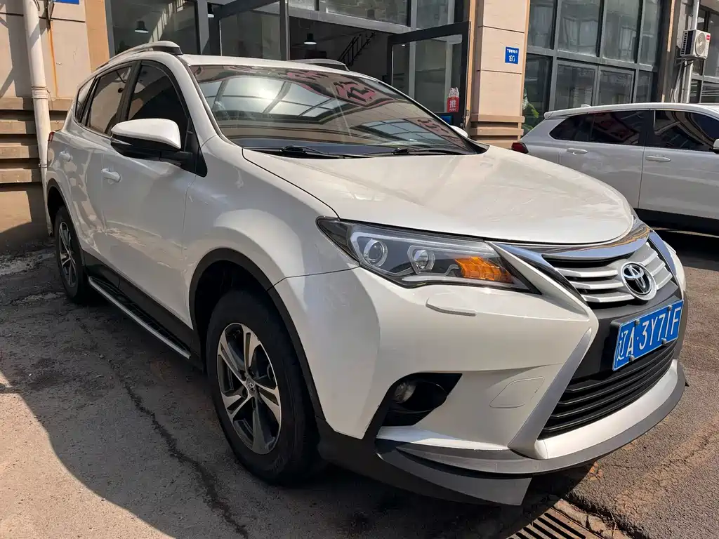 Toyota RAV4 2016 — фото 3