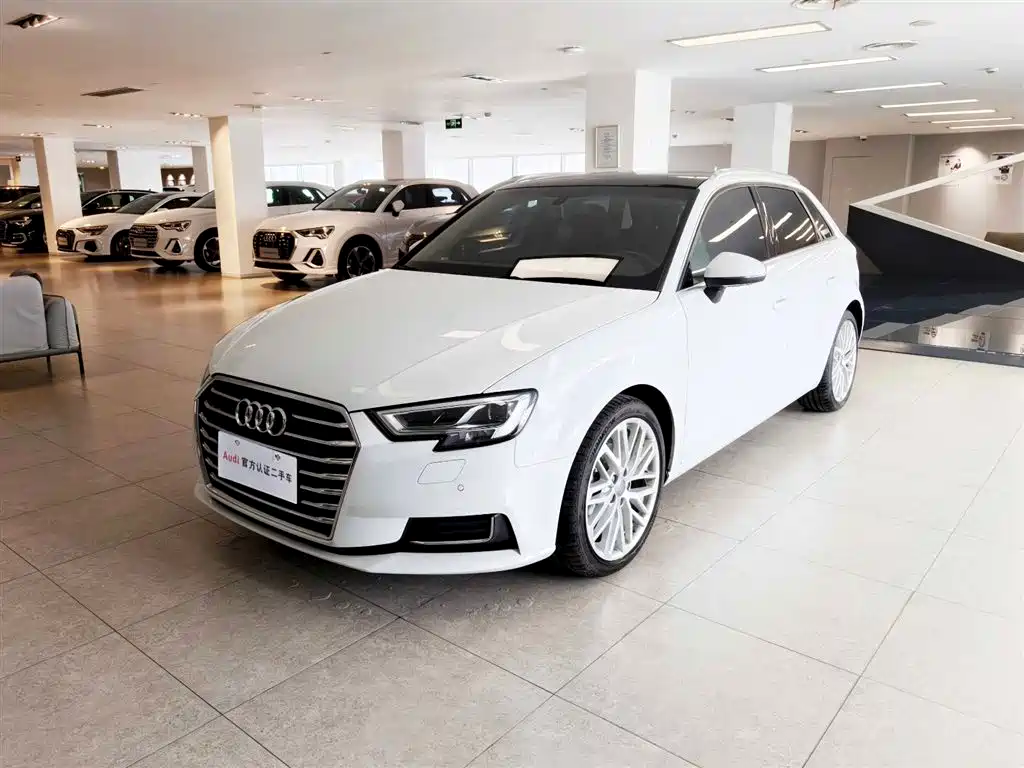 Audi A3 2018 — фото 1