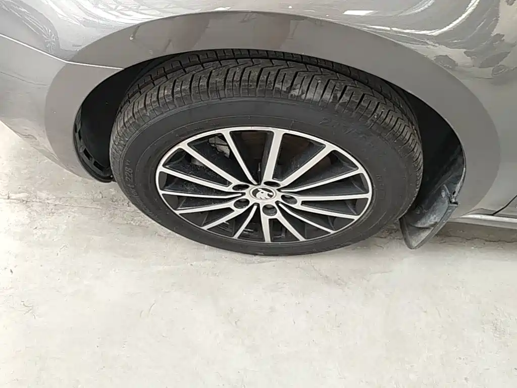 Skoda Octavia 2018 — фото 23