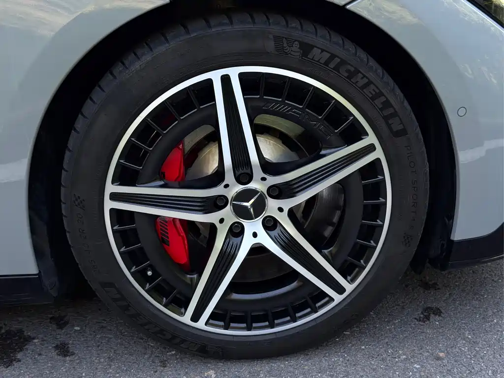Mercedes-Benz EQE AMG 2023 — фото 23