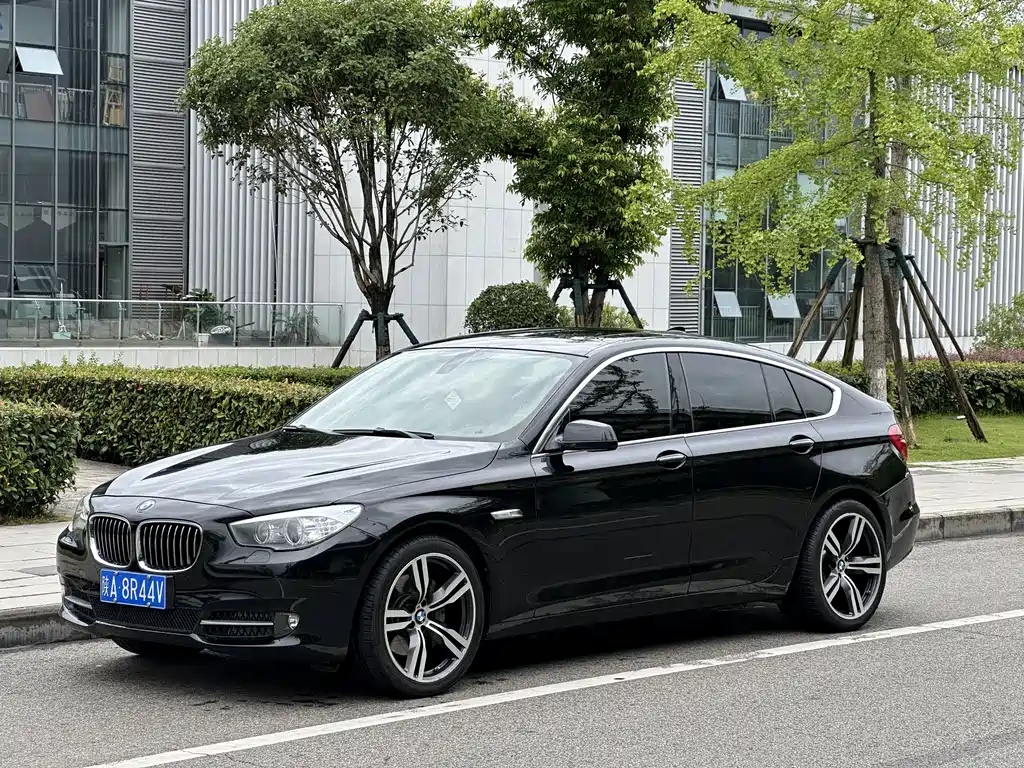 BMW 5 Series GT 2013 — фото 1
