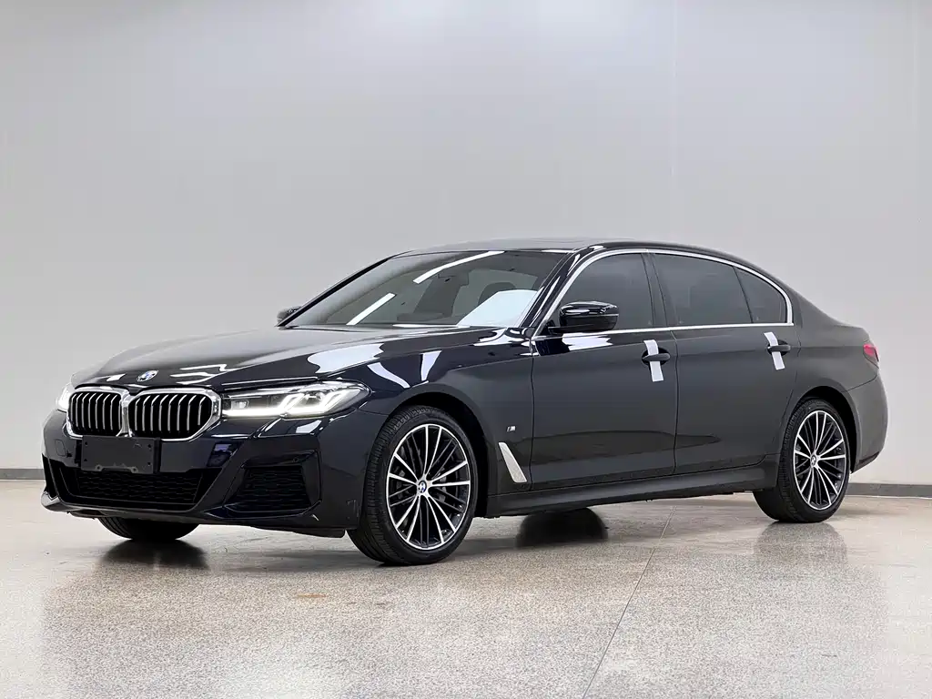 BMW 5 Series 2022 — фото 1