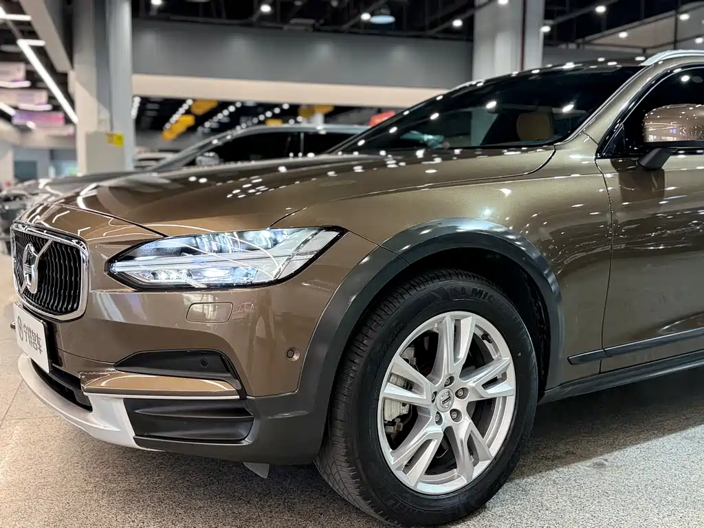 Volvo V90 2018 — фото 11