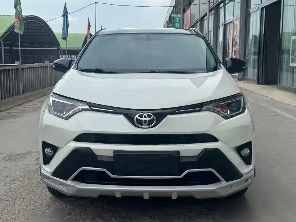 Toyota RAV4 2019 — фото 2