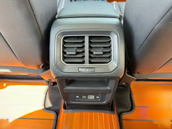 Volkswagen Tiguan L 2024