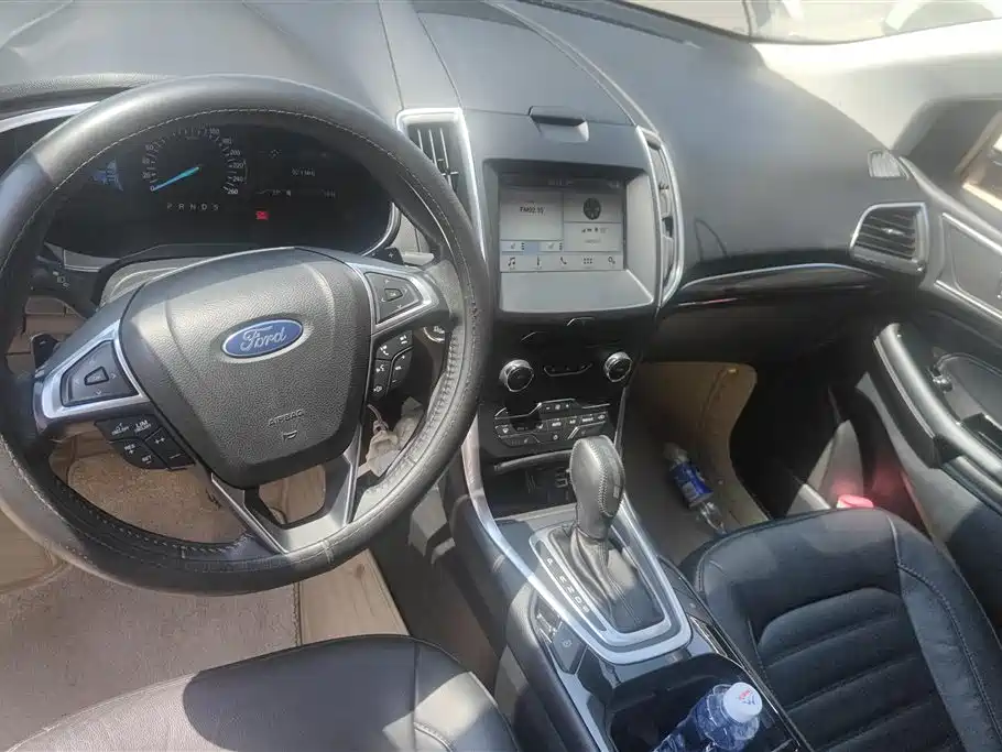 Ford Edge 2019 — фото 12