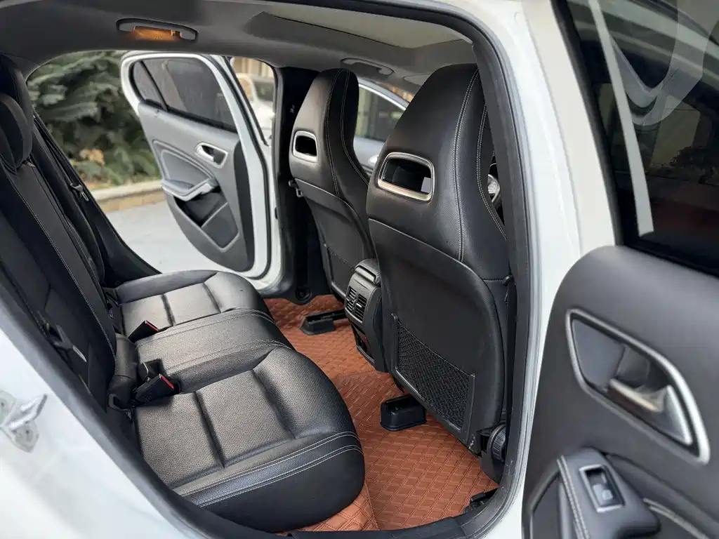 Mercedes-Benz GLA 2018 — фото 4