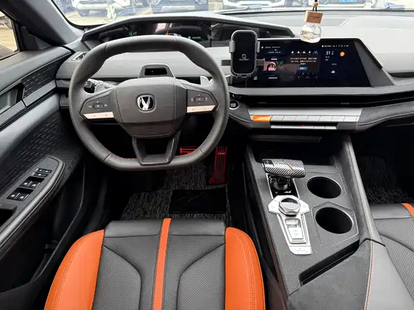 Changan UNI-V 2024