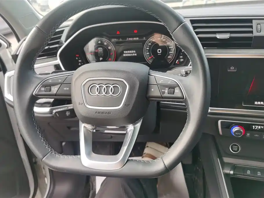 Audi Q3 2022 — фото 15