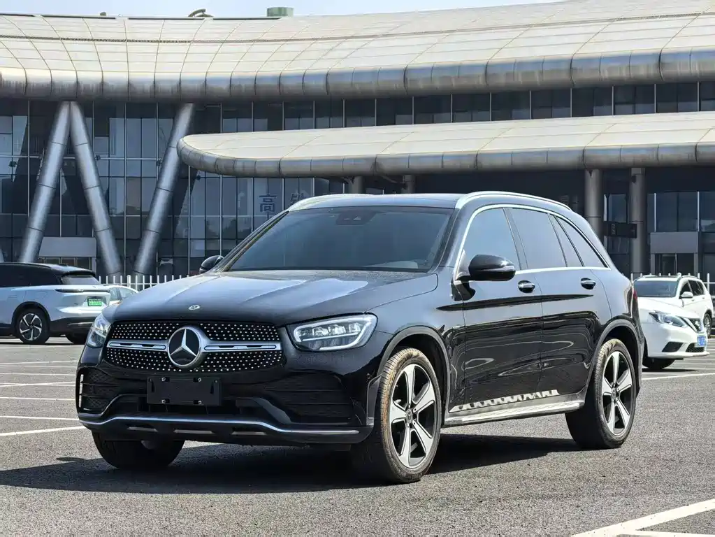 Mercedes-Benz GLC 2022 — фото 1