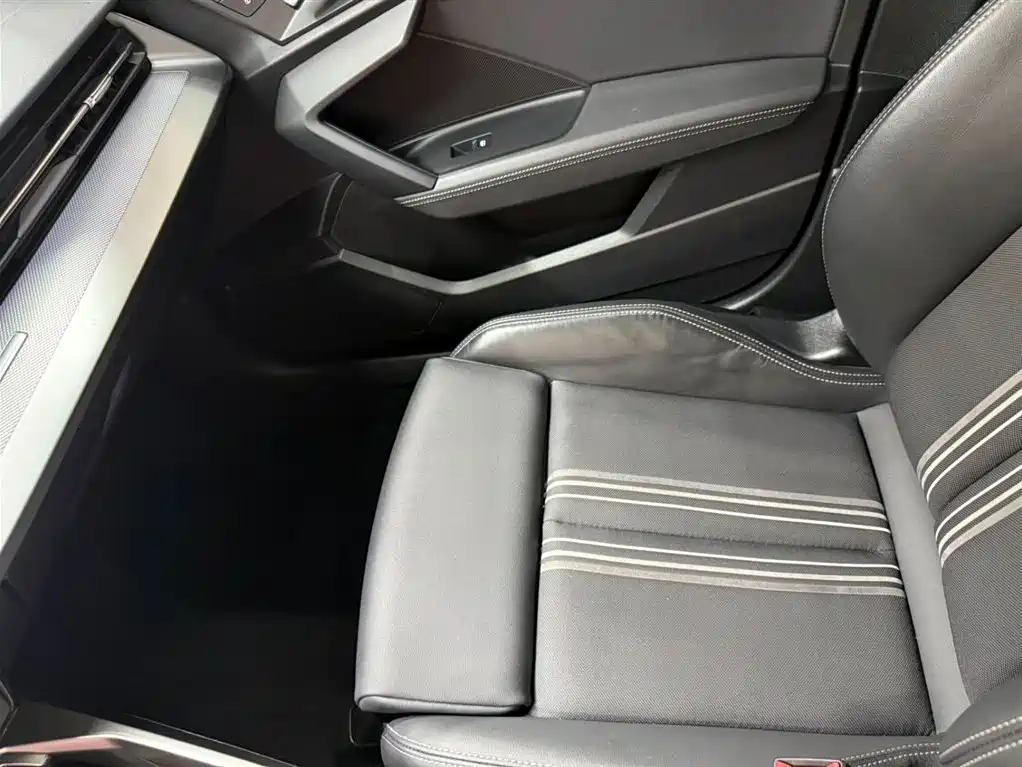 Audi A3 2023 — фото 13