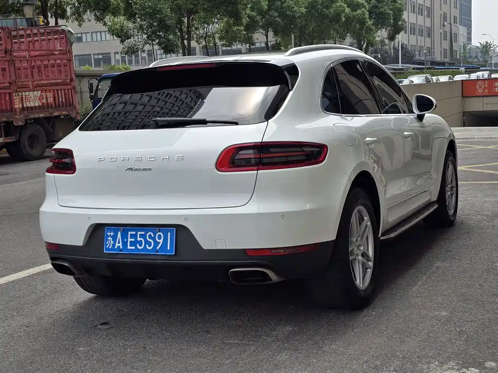 Porsche Macan 2017 — фото 5