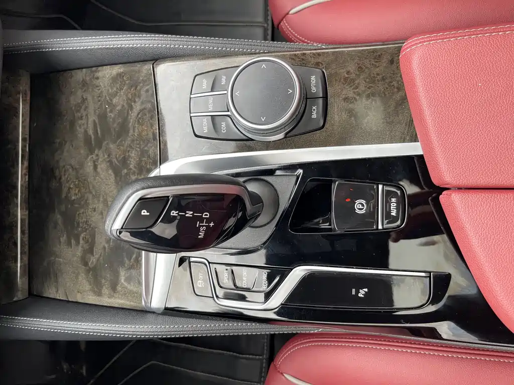 BMW 5 Series 2022 — фото 12