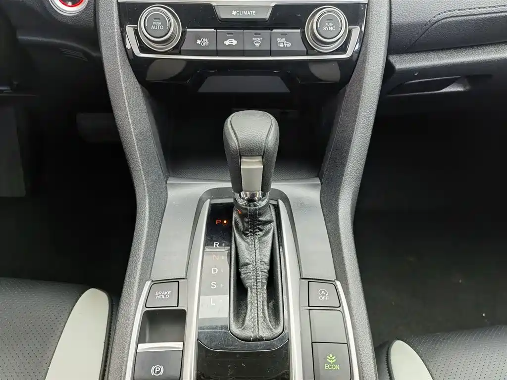 Honda Civic 2018 — фото 13