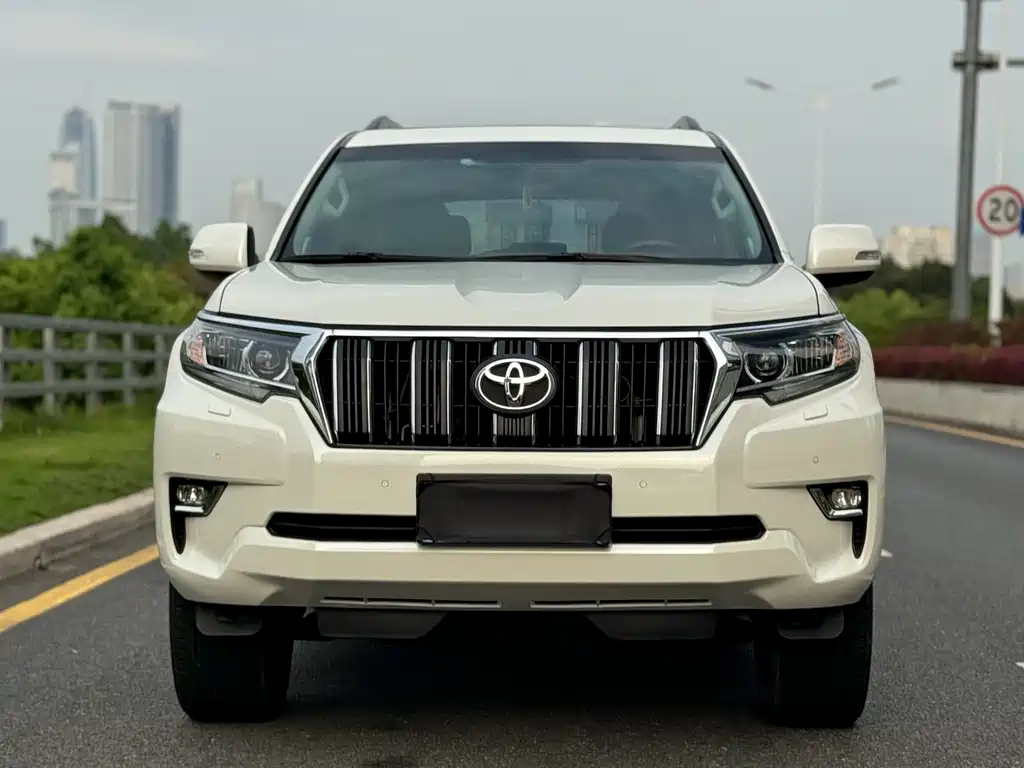 Toyota Prado 2019 — фото 2