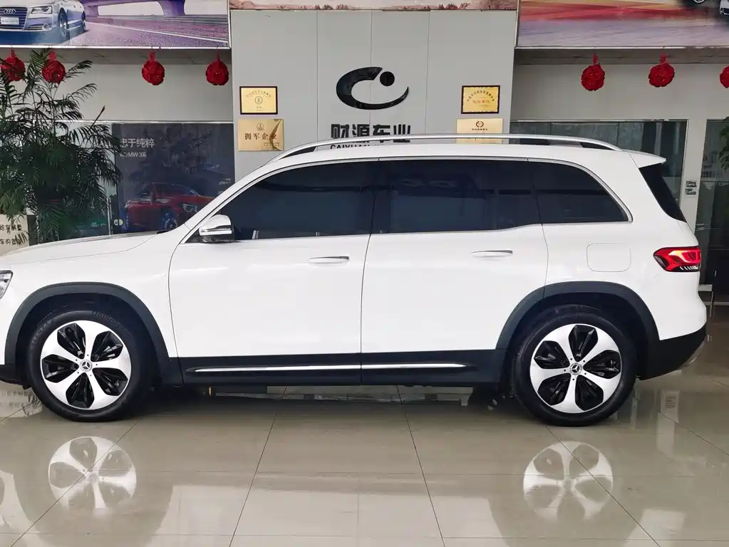 Mercedes-Benz GLB 2021