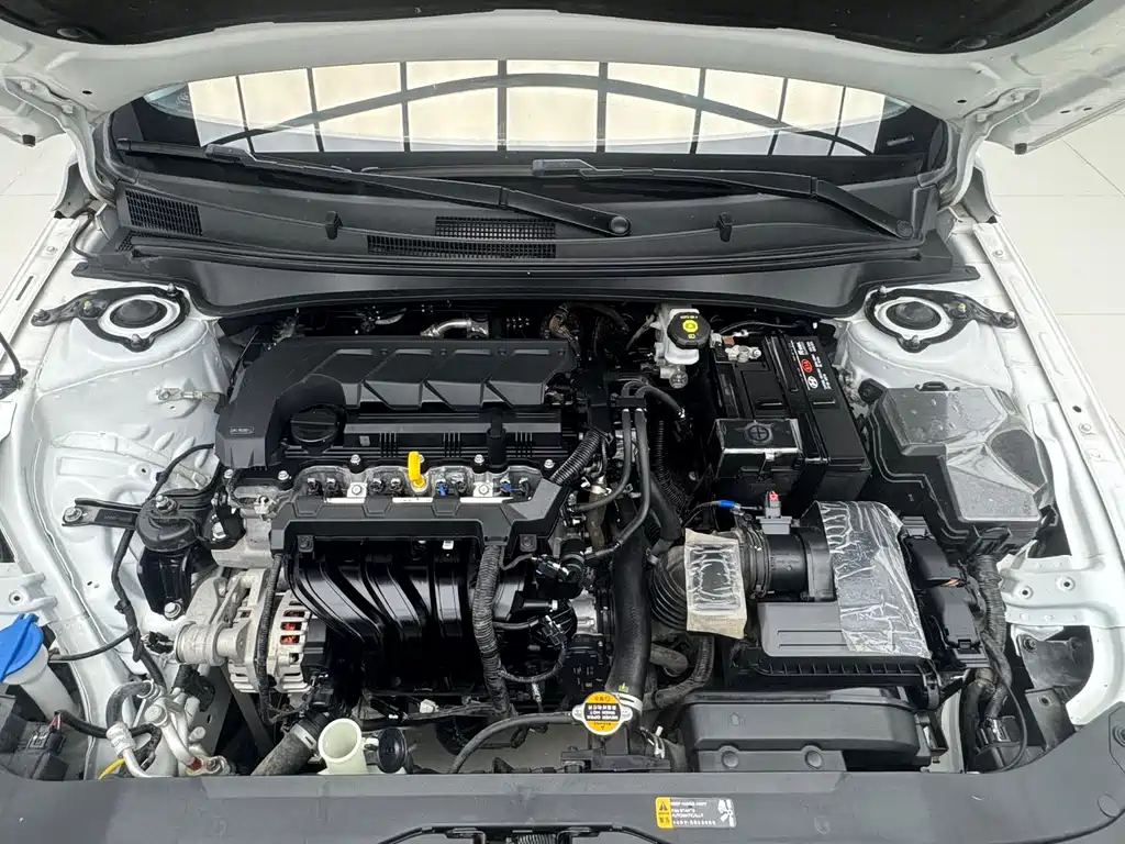 Hyundai Elantra 2023 — фото 20