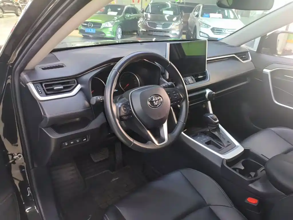 Toyota Wildlander 2022 — фото 10