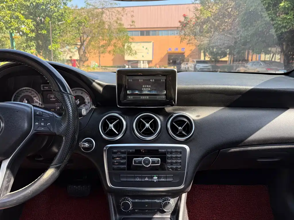 Mercedes-Benz A-Class 2013 — фото 12