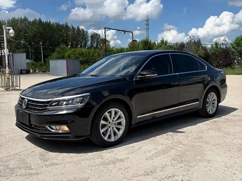 Volkswagen Passat 2018 — фото 1