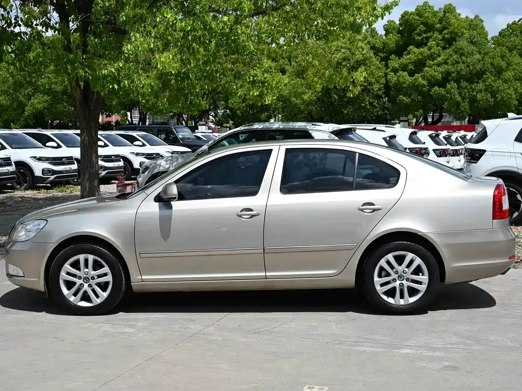 Skoda Octavia 2013 — фото 4