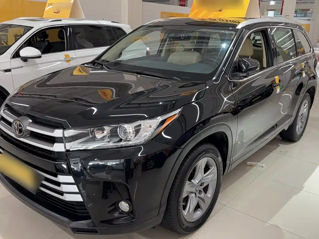 Toyota Highlander 2021 — фото 1